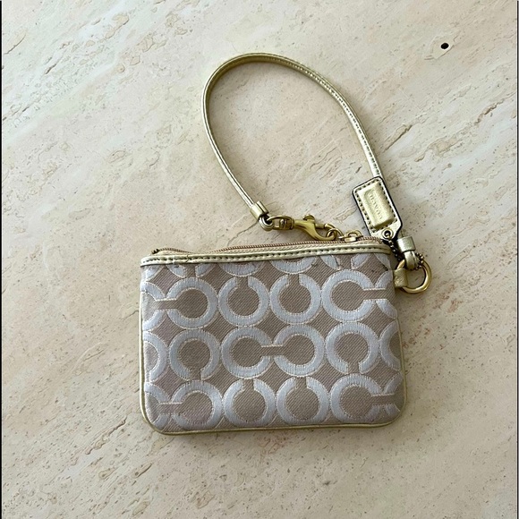 Coach Signature 4C Wristlet in Metallic Gold Leather - Picture 3 of 6